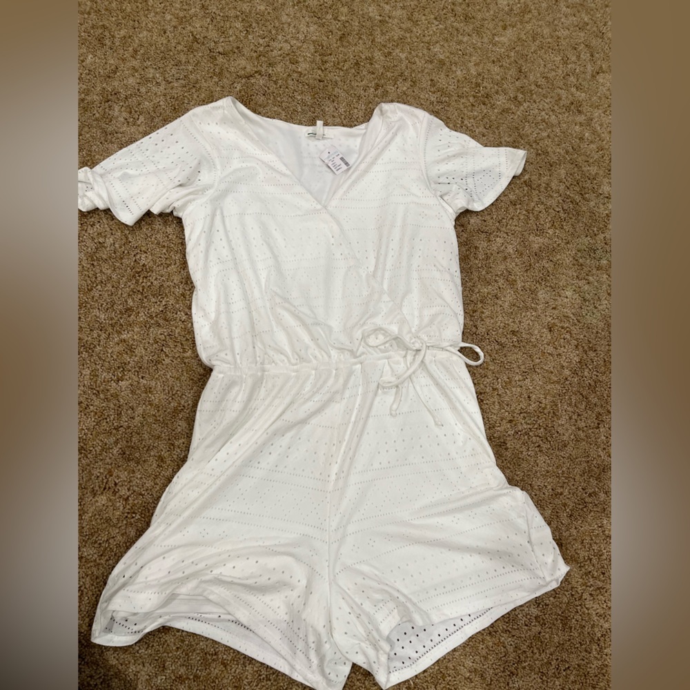 Maurice’s White Eyelet Lace Tie Waist Romper - Picture 2 of 3